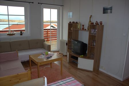 WestNorwegen Smola Feriecenter Ferienwohnungen1 3 03Wohnzimmer