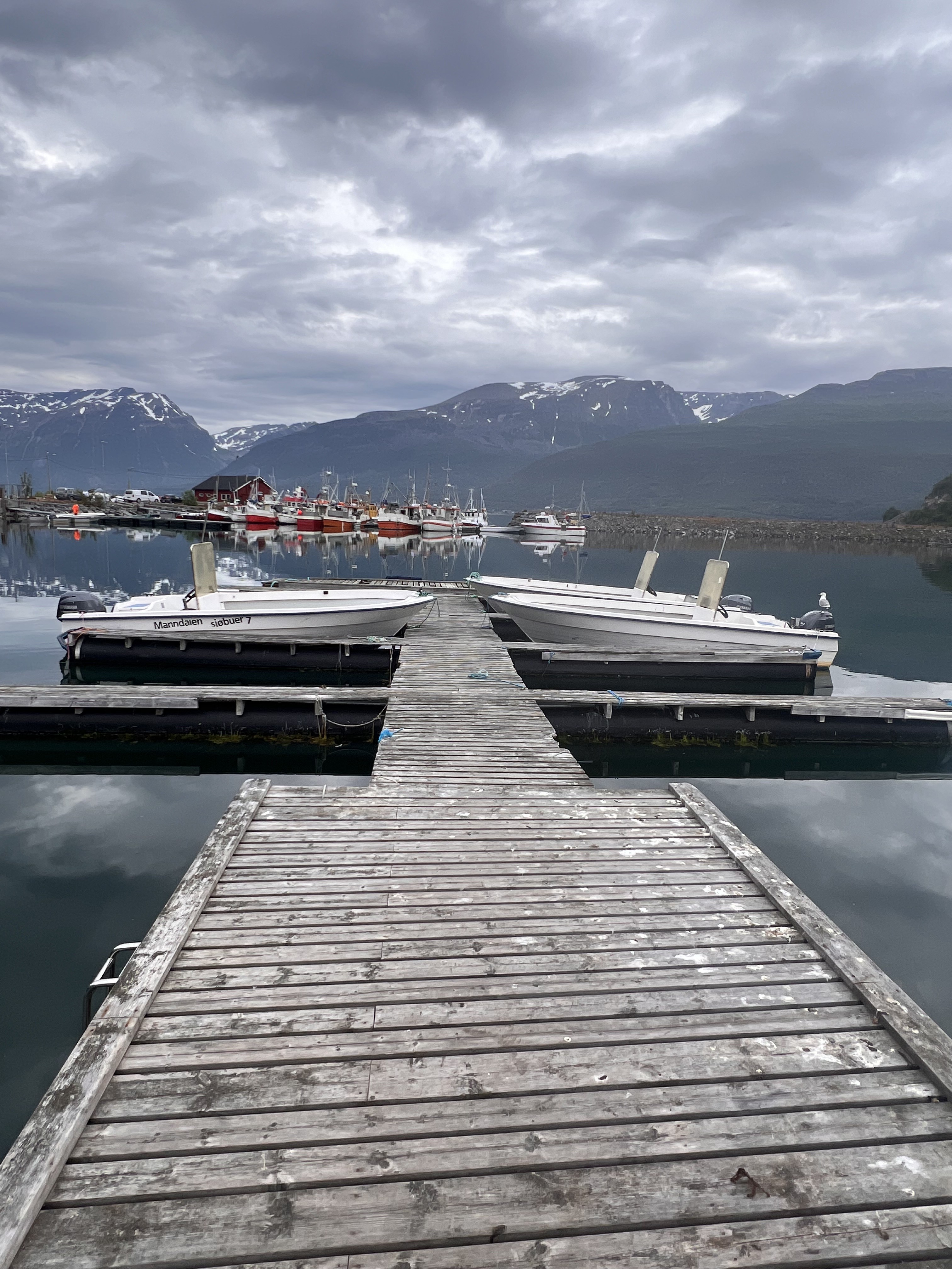 Manndalen Sjoebuer Boote 