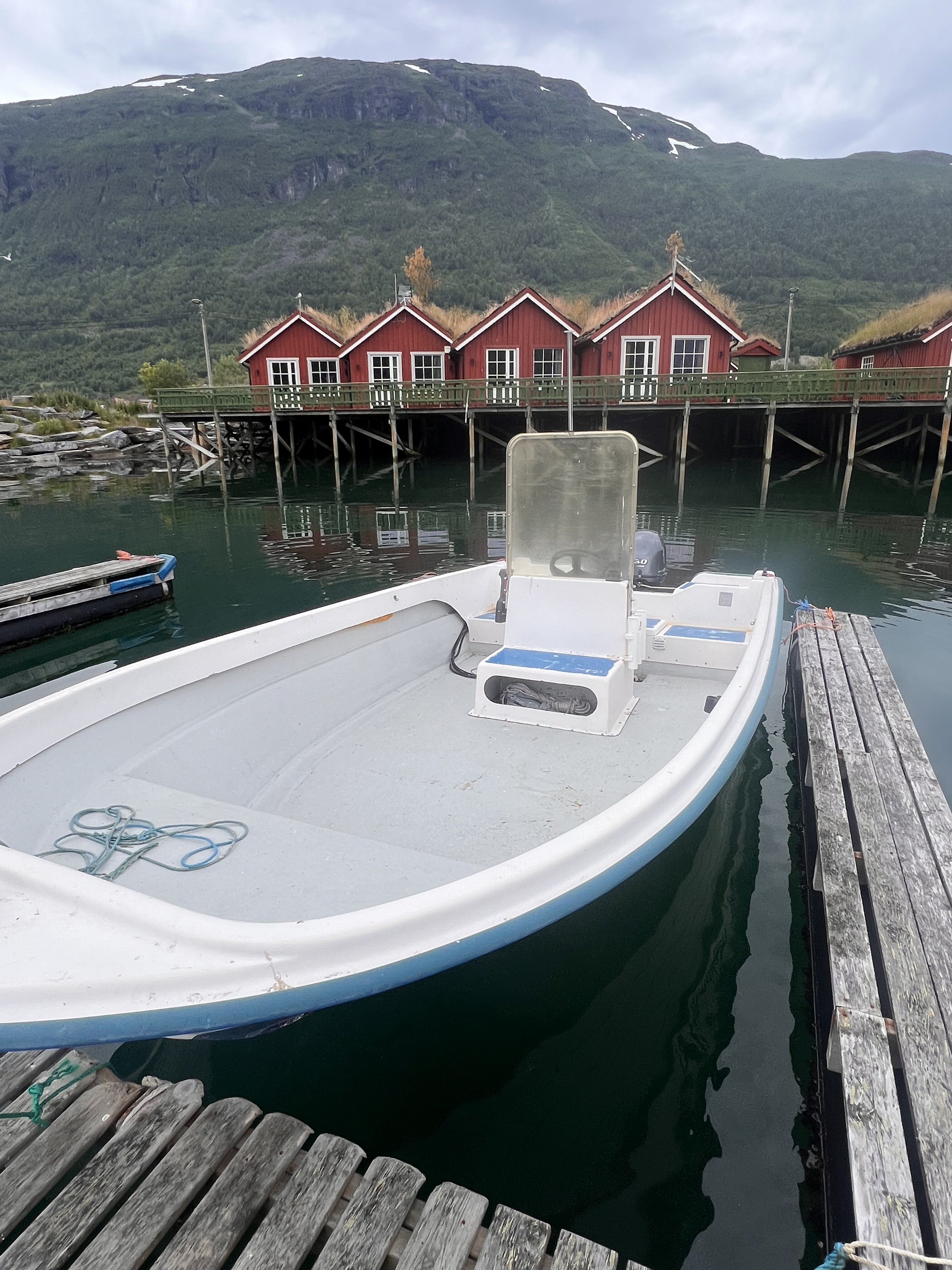 Manndalen Sjoebuer Boote 