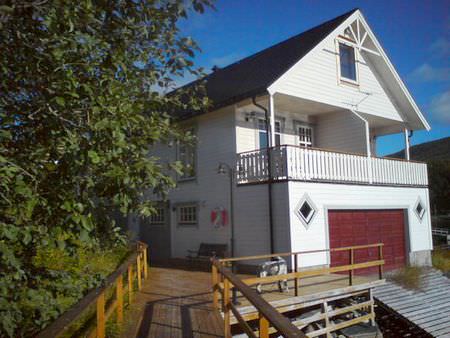NordNorwegen  Furoy Fishing Camp Apartment Building